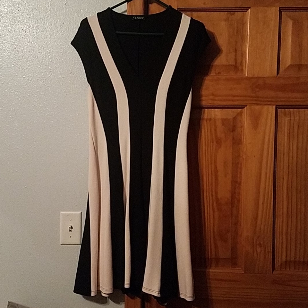 Short sleeve check dress